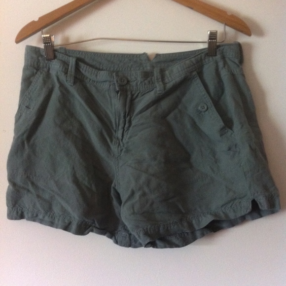 Calvin Klein Army Green Shorts - Picture 1 of 6